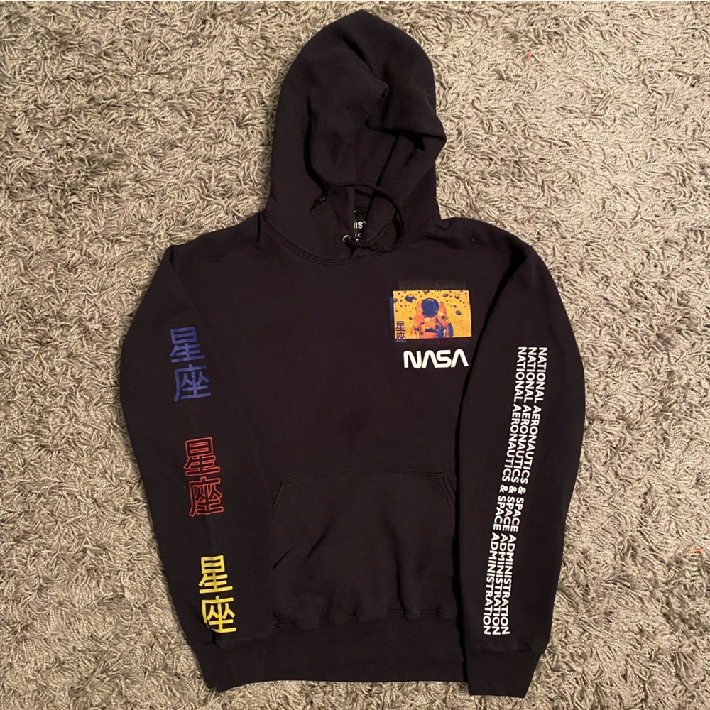 Men’s Long Sleeve Graphic Design Hoodie. Size Small